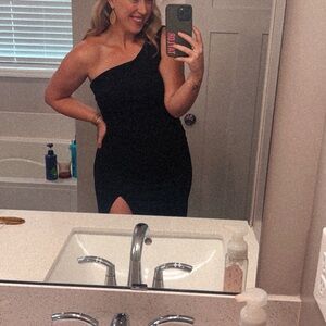 Lulu's Classic Black Dress